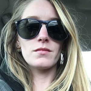 Meet your Posher, Clementine